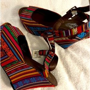 Stylish wedge heals